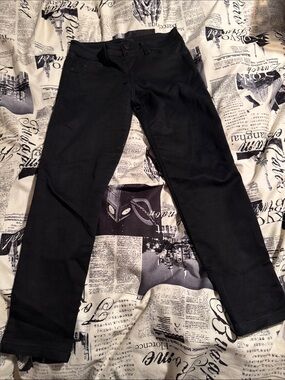 solo Black Ankle-Length Slim Pants
